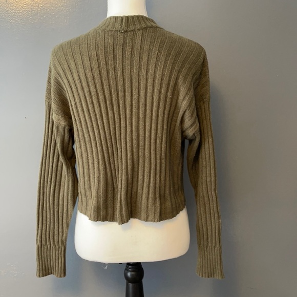 Top - Picture 2 of 4